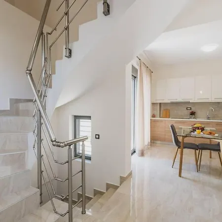 Park-view Lux Pool Villa, Steps To The * Agioi Apostoli (Crete)